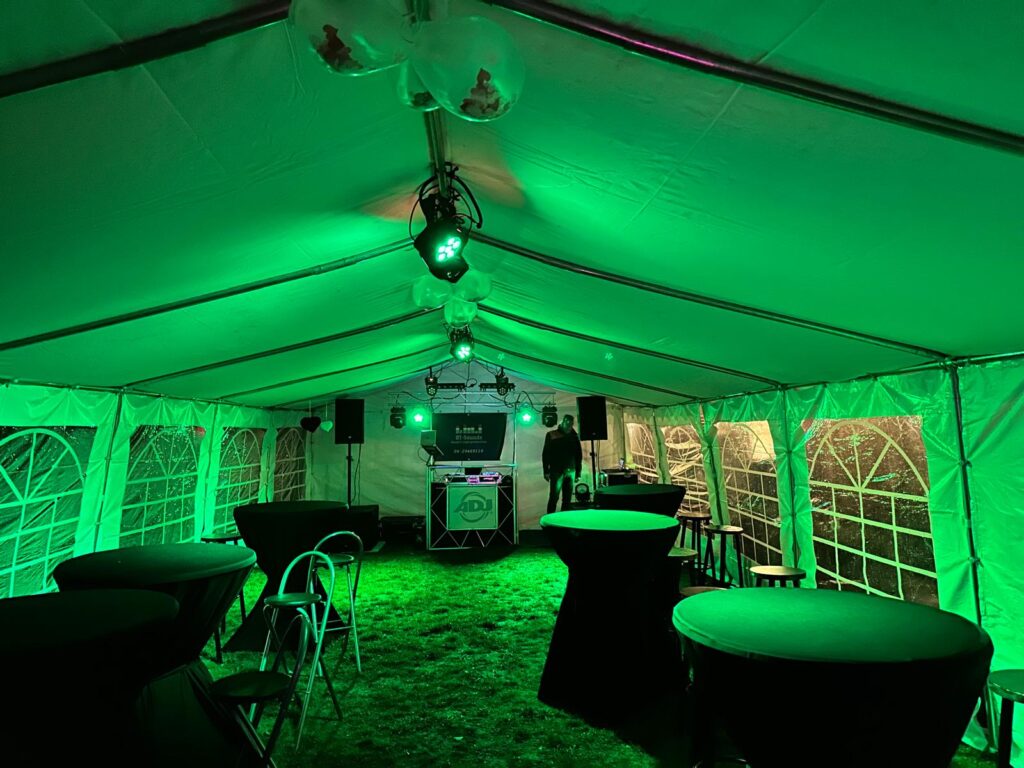 Tent feest met licht en geluid
